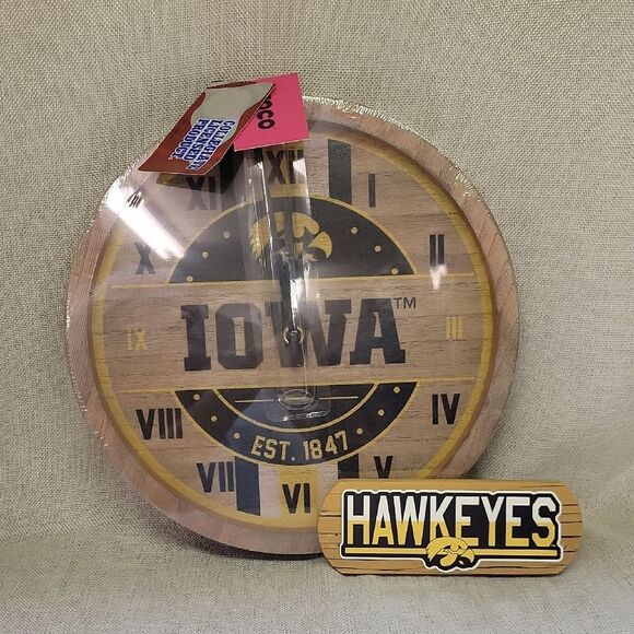 Iowa Hawkeyes Barrel Wall Clock(new) And Small Wood Plaque - Picture 1 of 8